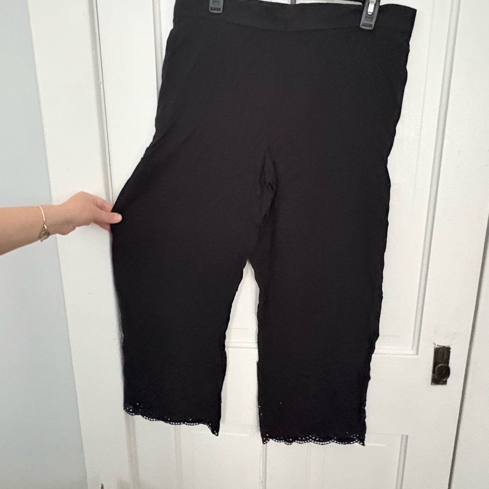 LOFT Dark Gray Women’s Capri Leggings with Lace Hem